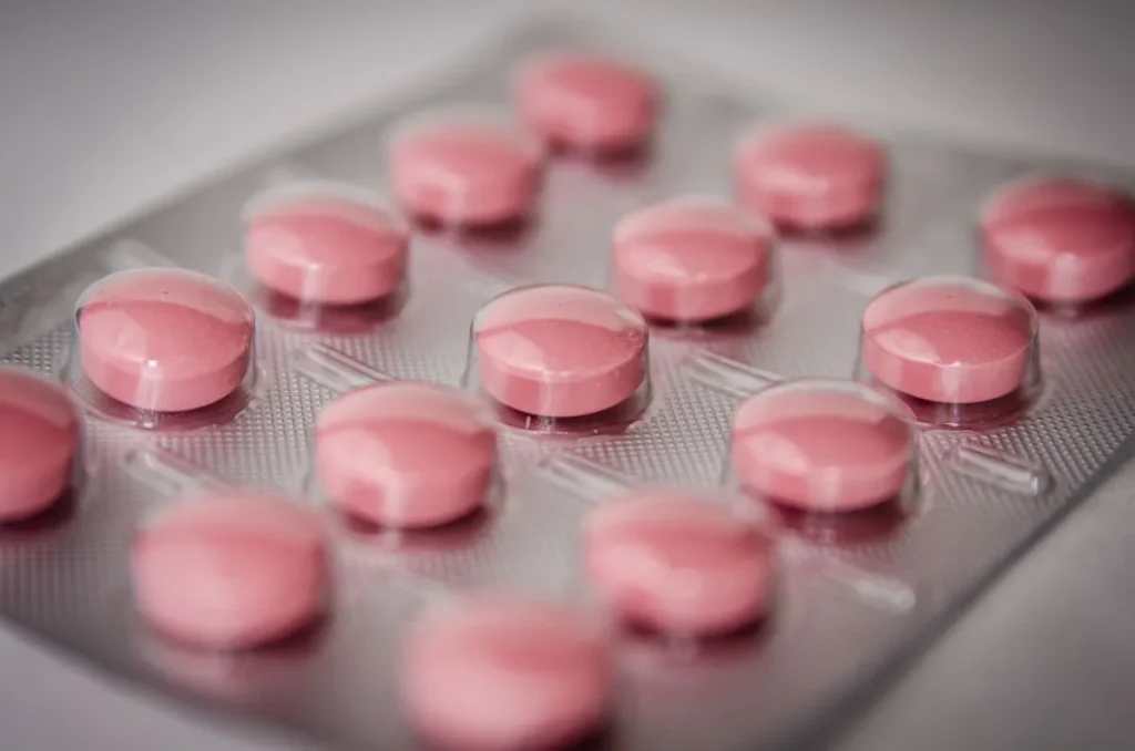 Obat dan suplemen di apotek
