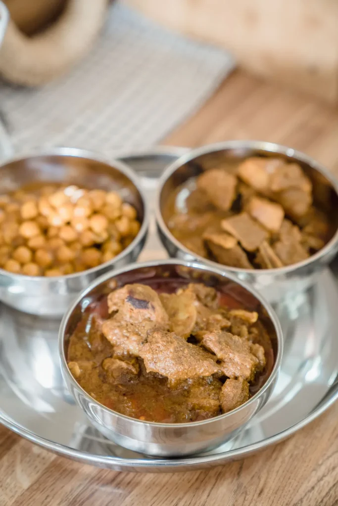 Gulai kambing untuk menu paket aqiqah