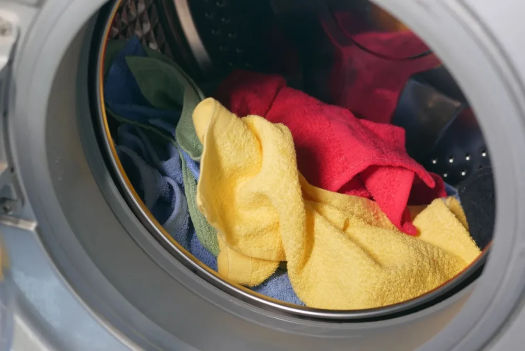 Mesin cuci di outlet laundry modern
