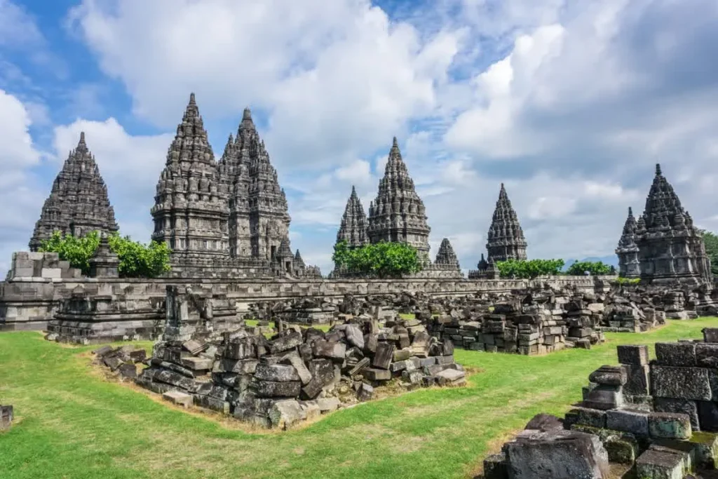 Contoh website rental mobil wisata dengan sopir di Yogyakarta
