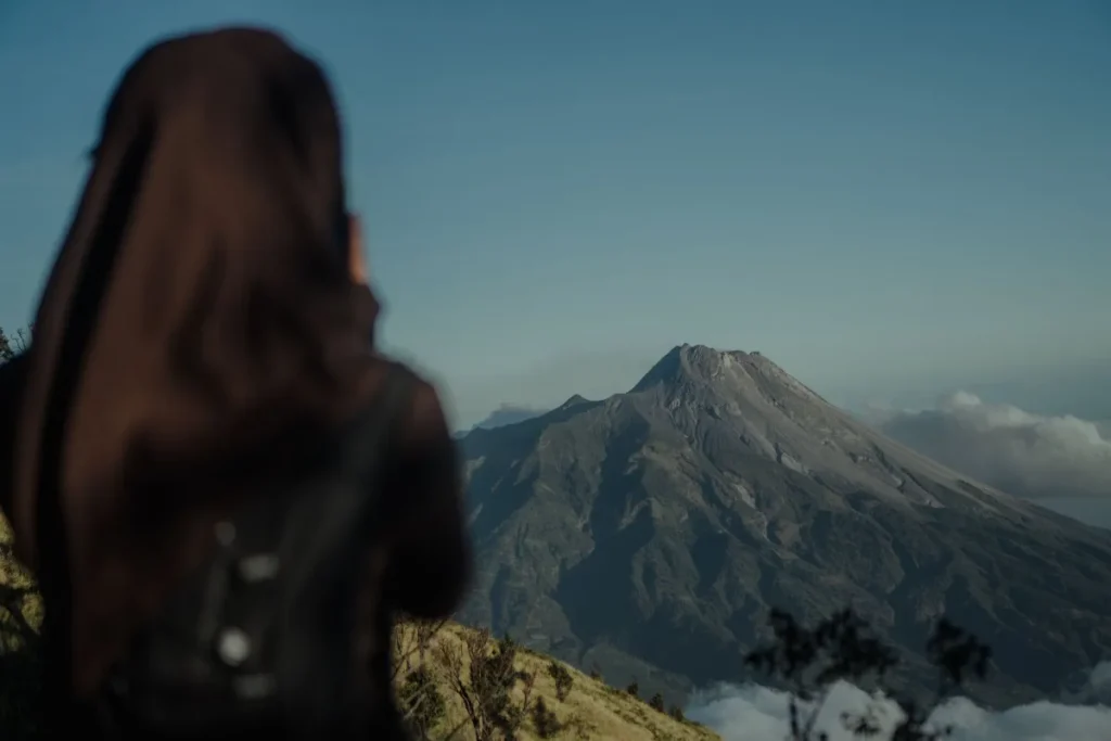 Pendakian gunung bersama pemandu