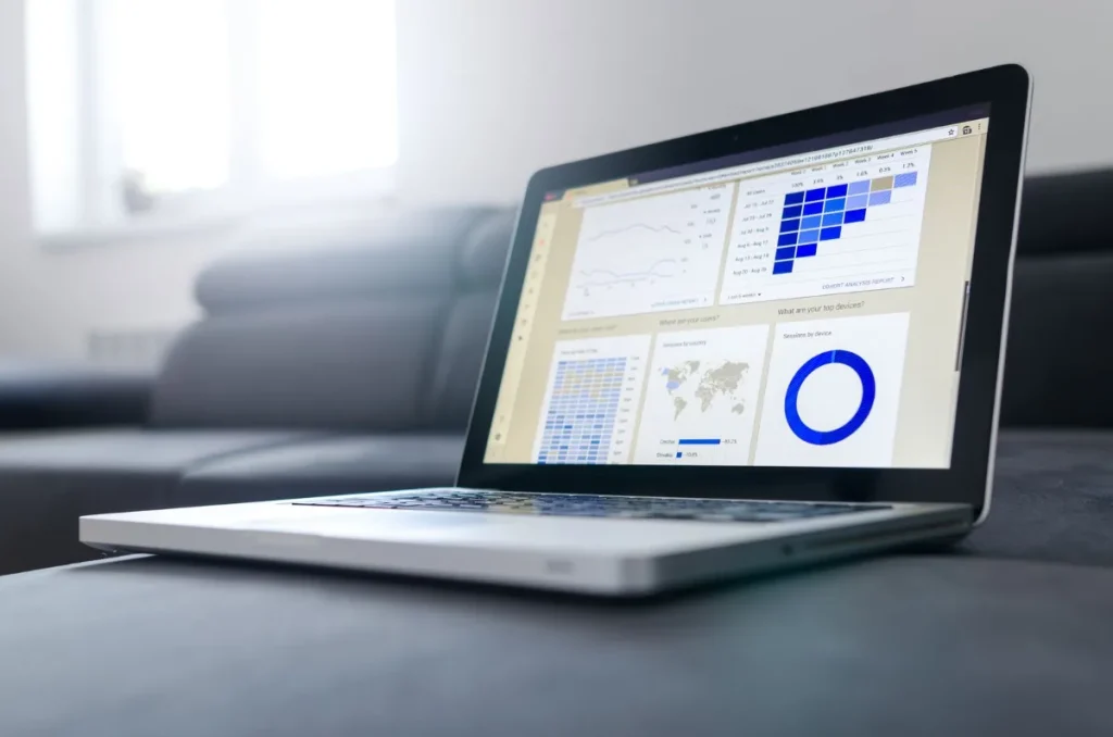 Dashboard laporan pada sistem informasi berbasis web