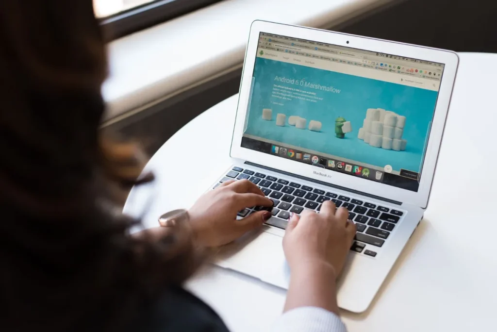 Mengelola website sendiri, salah satu kelebihan WordPress