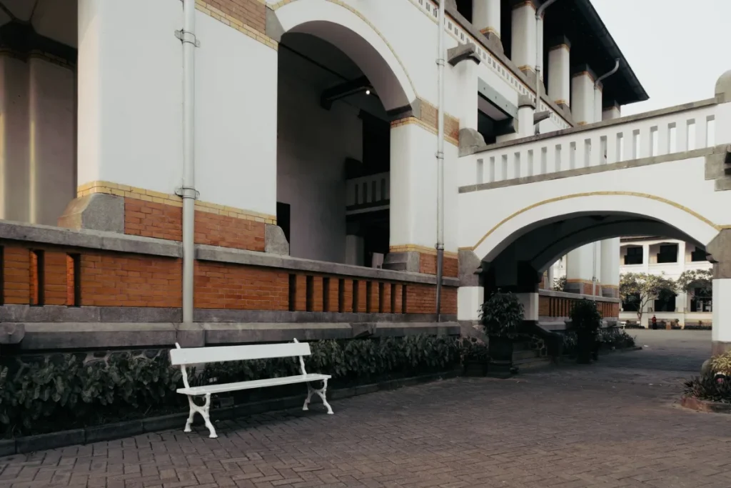 Bangunan bersejarah Lawang Sewu di Semarang