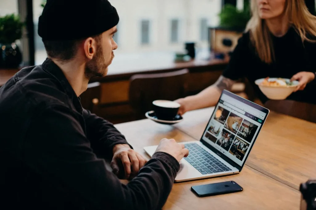 Proses membuat website WordPress di laptop