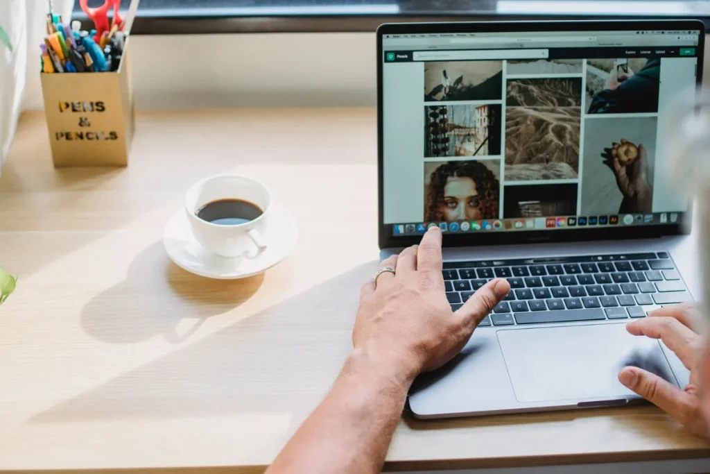 Mengatur plugin saat membuat website WordPress