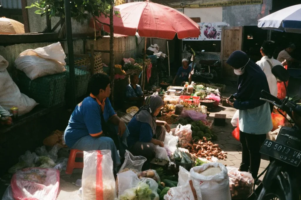 Pedagang makanan di pasar kota Yogyakarta