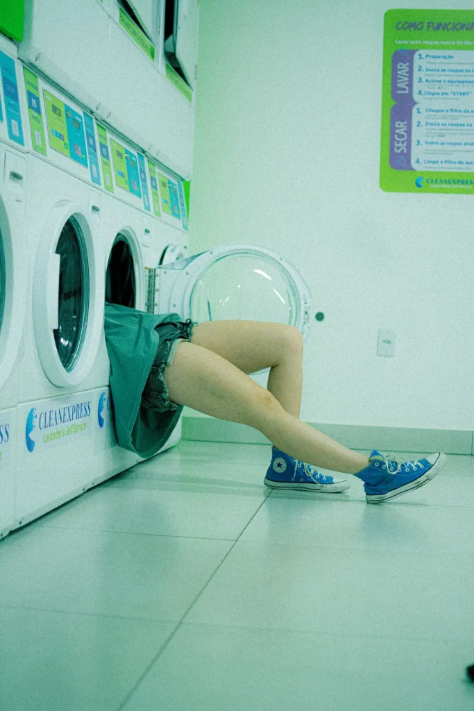 Deretan mesin cuci di outlet laundry